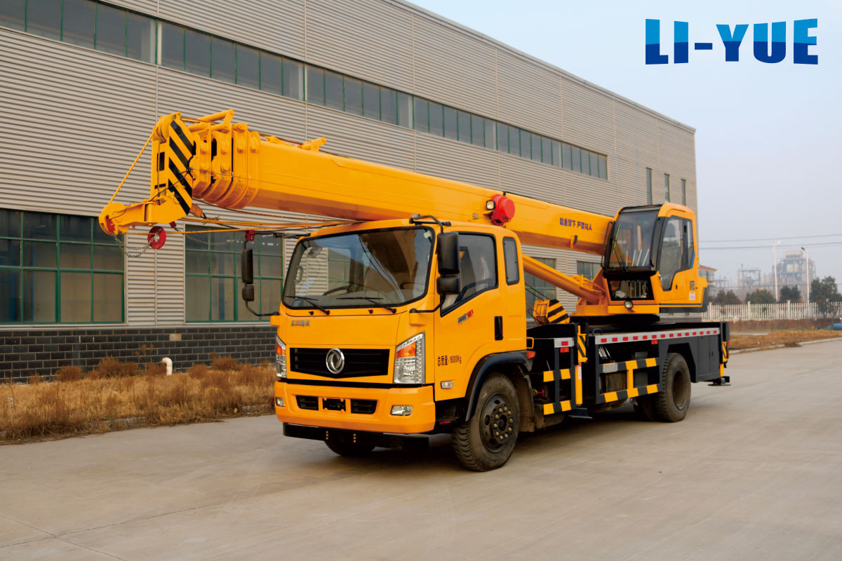 Crane Truck Hire