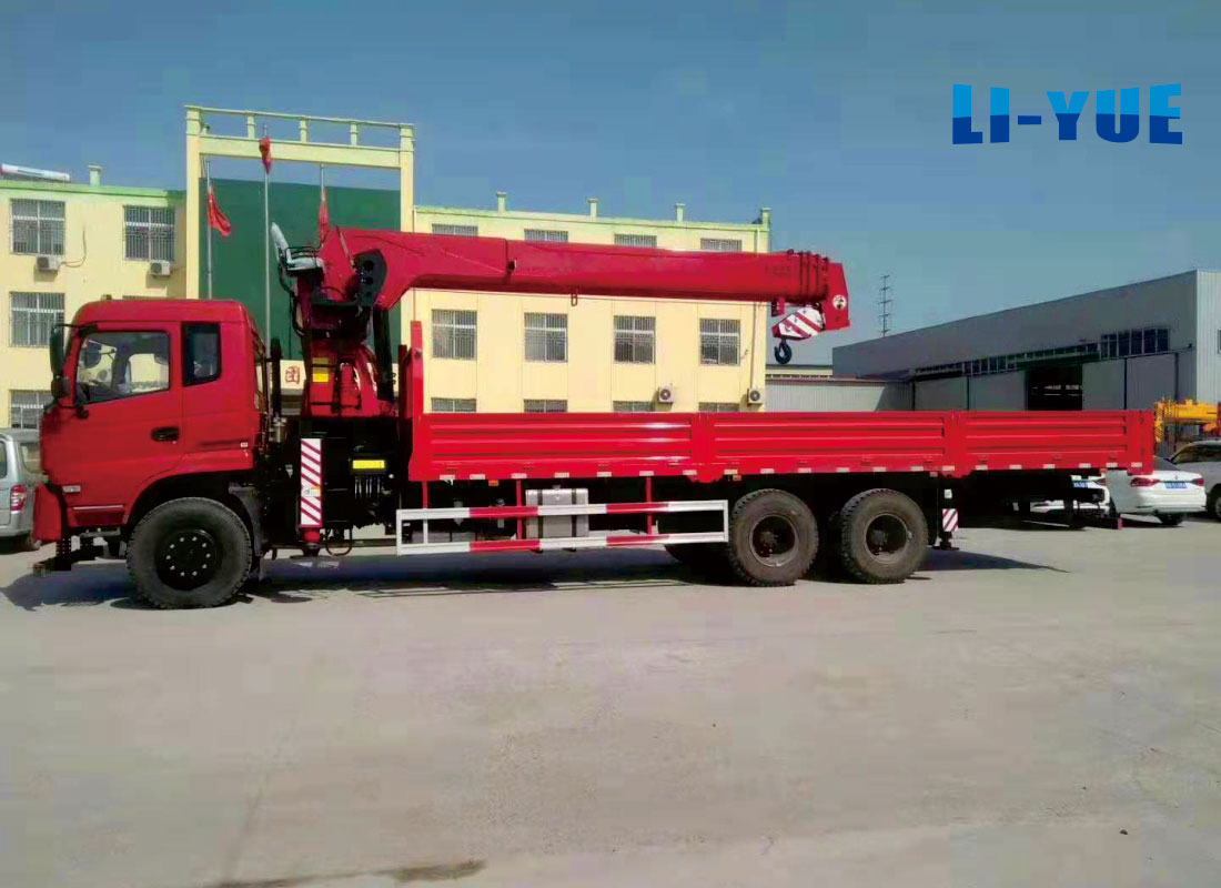 20T-Truck-Mounted-Crane