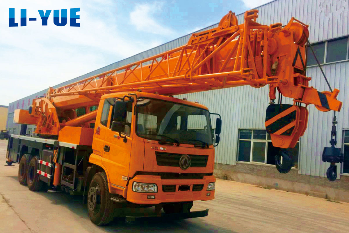 25-Tons-Truck-Crane