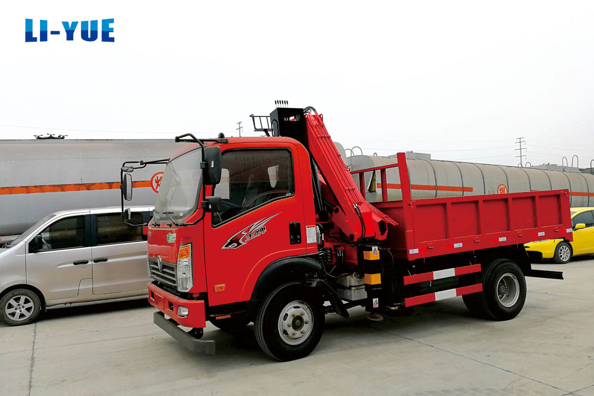 3.2 Knuckle Boom Crane